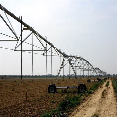 Système d' irrigation à pivotement central / à mouvement latéral linéaire de diamètre 168 cm durable pour l' irrigation agricole à grande échelle