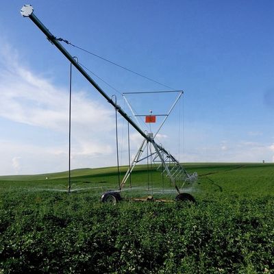 Agriculture Caractéristique du plastique Matériau facile Origine de l'eau Type Centre de service Couverture ISO Machine d'irrigation de pointe