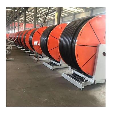 Système d'irrigation à rouleaux de tuyaux pour une distribution d'eau précise