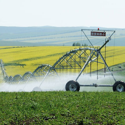 Améliorez vos activités agricoles avec le système de machine d'irrigation pivot centré sur l'énergie solaire de 300 kilos
