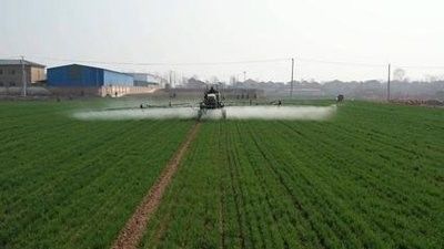 Système d'irrigation à rouleaux de tuyau pour agriculture polyvalente