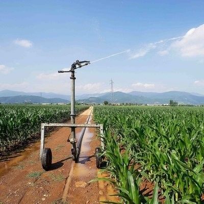 Système d'irrigation avancée tuyau agricole direct à bobine d'arrosage irrigueur mobile pour une irrigation efficace des fermes