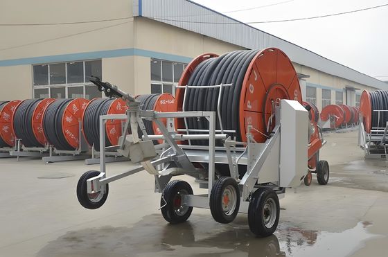 Système d'irrigation à rouleaux de tuyau pour l'agriculture durable
