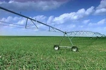 230 kg d'installation d'irrigation à pivot métallique par une technologie d'irrigation agricole supérieure La solution pour une croissance optimale des cultures