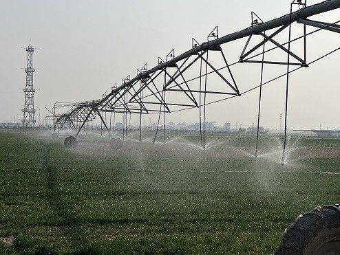 Partenariat avec les fermes de surveillance à distance Irrigateur à déplacement latéral avancé Votre partenaire ultime dans l'irrigation intelligente de précision