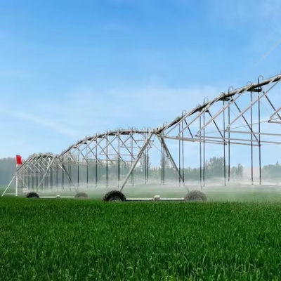 Centre pivot Combinaison de la technologie et de l'agriculture avec une surveillance à distance