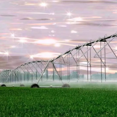 Le pivot du centre solaire automatique assure l'humidité des fermes et soutient l'agriculture avec des performances optimales 30 pouces de diamètre