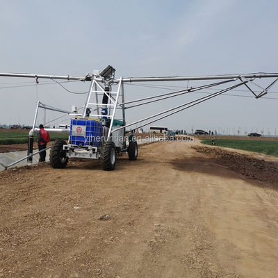 2024 Vendeur à chaud Automatique de l'irrigation de ferme linéaire latérale pour jardin deux et quatre roues économisant de l'eau de surveillance à distance