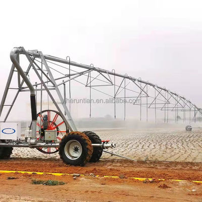 2024 Vendeur à chaud Automatique de l'irrigation de ferme linéaire latérale pour jardin deux et quatre roues économisant de l'eau de surveillance à distance