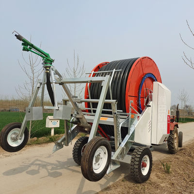 Augmentez l'efficacité de votre grande ferme grâce à des systèmes d'irrigation en caoutchouc, à un pulvérisateur et à un rouleau de tuyau