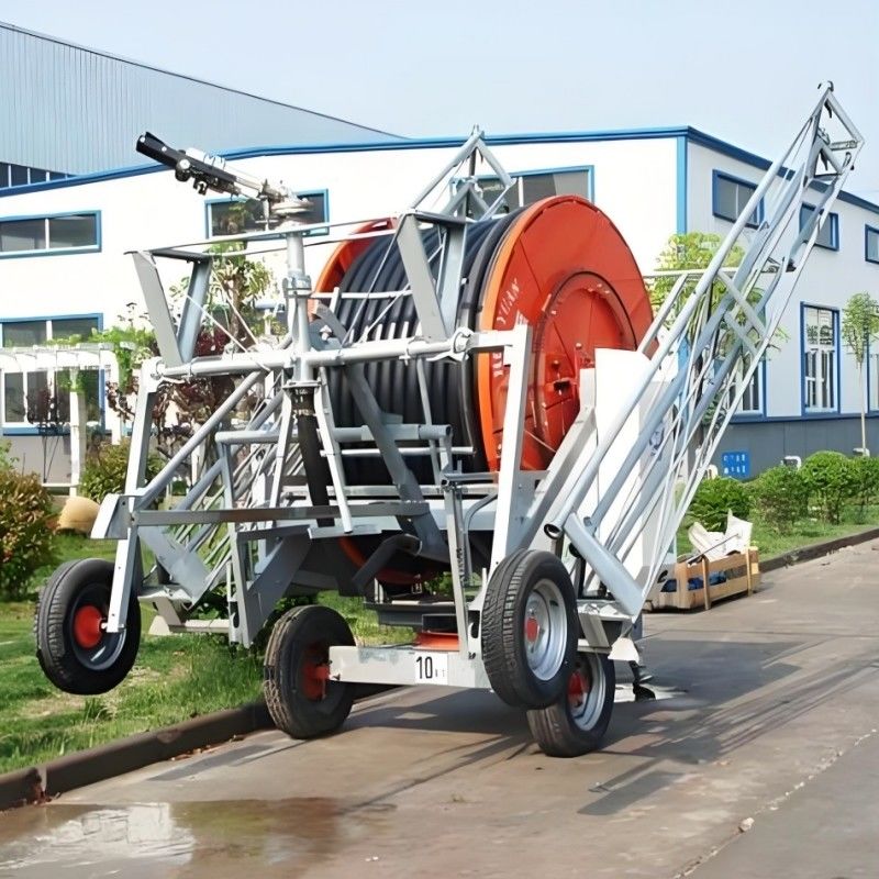 Fermes Machine automatique d'irrigation d'eau à propulsion autonome avec bobine de tuyau de turbine hydraulique et caractéristiques Système d'irrigation